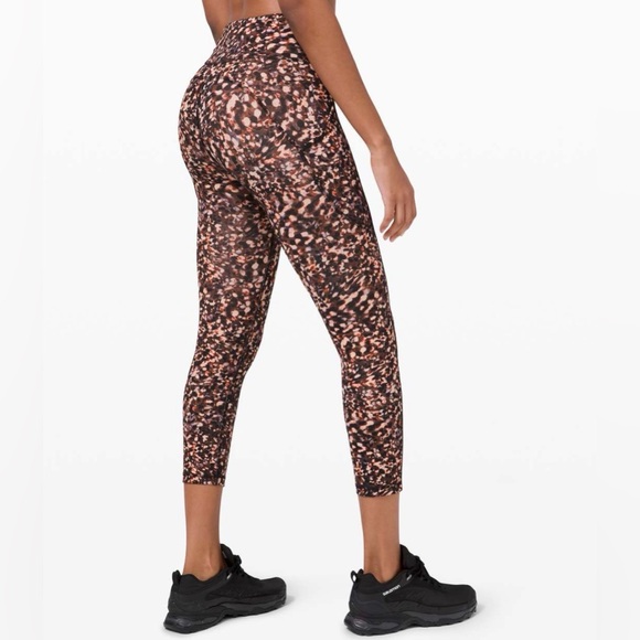 Lululemon Invigorate High-Rise Crop 23" - Picture 1 of 6